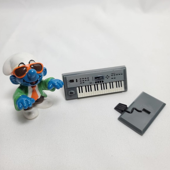 RARE Vintage '97 Schleich 40250 Peyo Keyboarder Smurf w/ Electric Keyboard/Synth - Picture 8 of 15